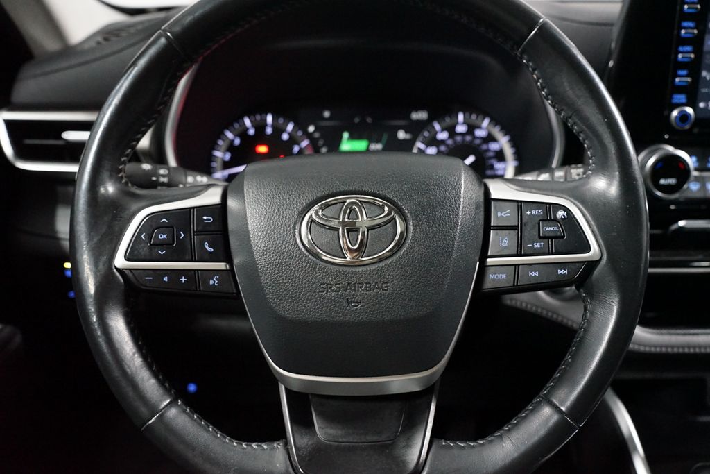 Thumbnail: 2022 Toyota Highlander - 12