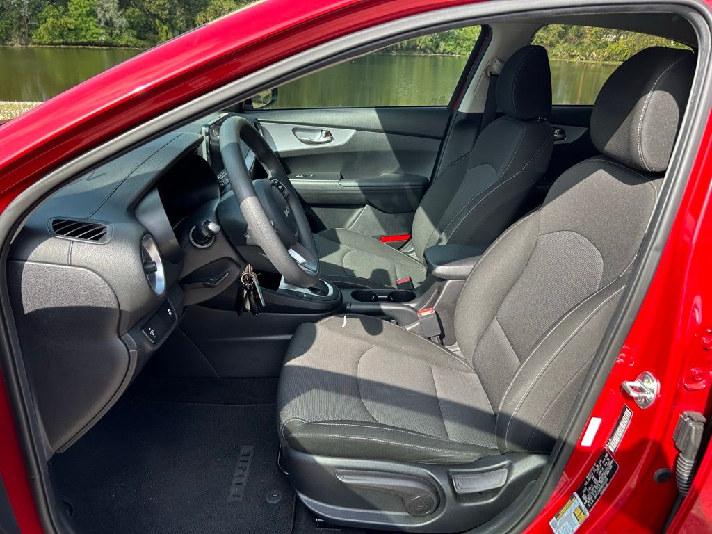 Thumbnail: 2022 Kia Forte - 14