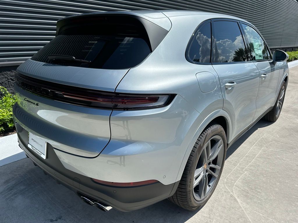 Thumbnail: 2025 Porsche Cayenne - 9