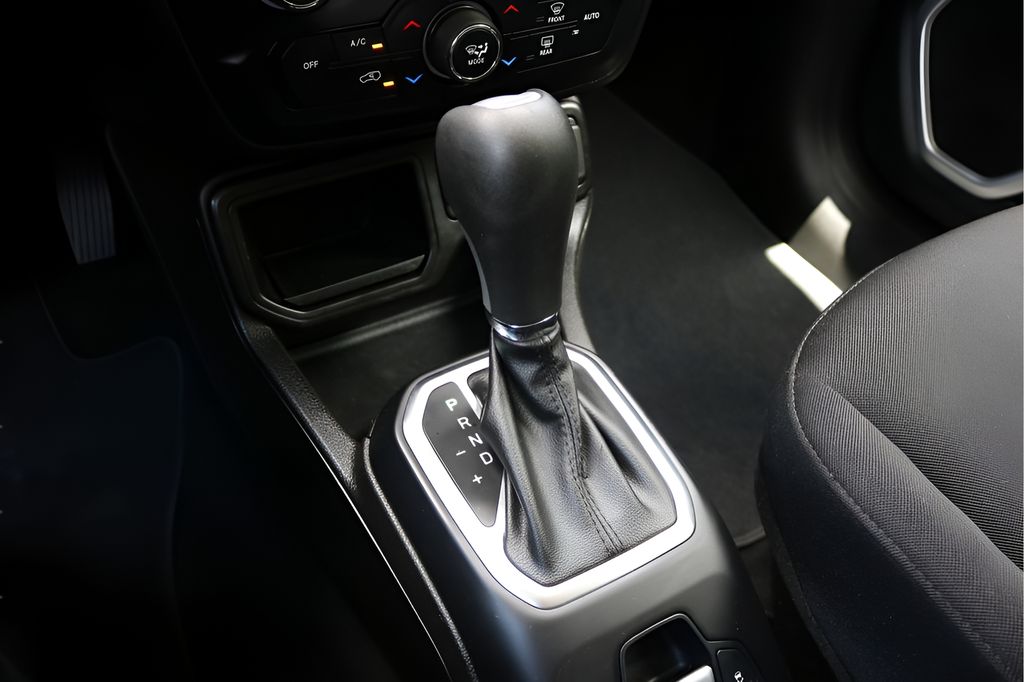 Used 2021 Gray Jeep Latitude image 23