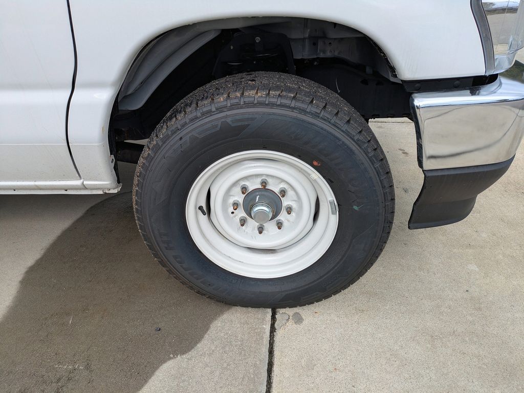 2025 Ford E-350 Cutaway 