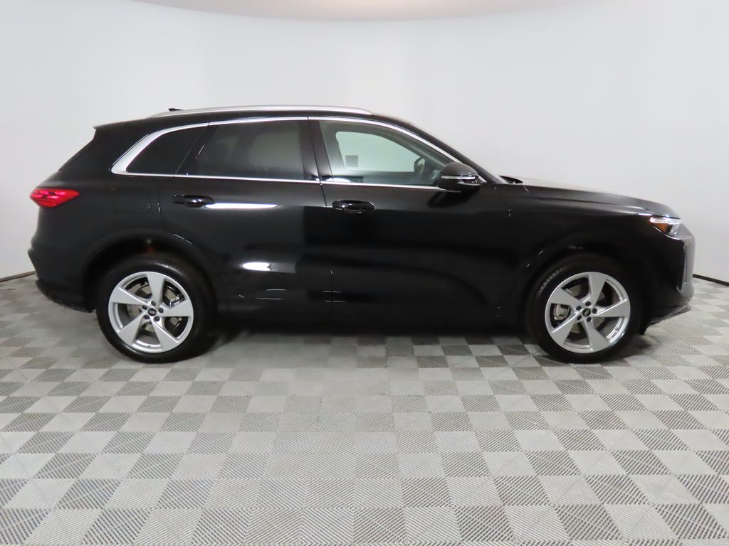 Thumbnail: 2025 Audi Q5 - 6