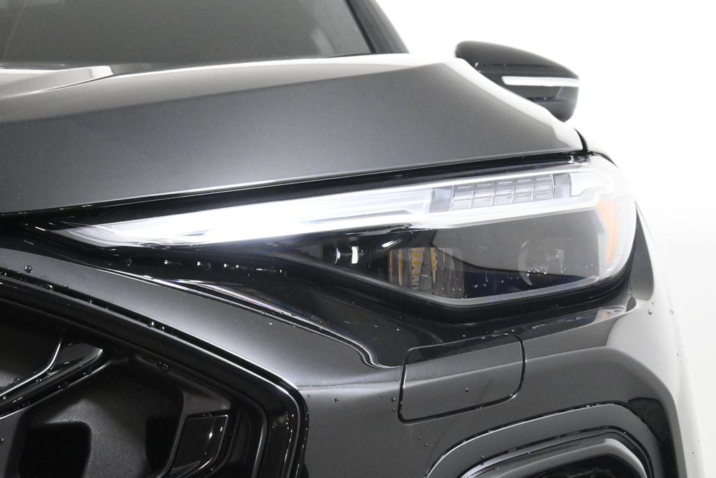 Thumbnail: 2026 Audi SQ5 - 11