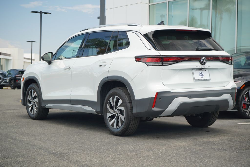 Thumbnail: 2025 Volkswagen Tiguan - 3