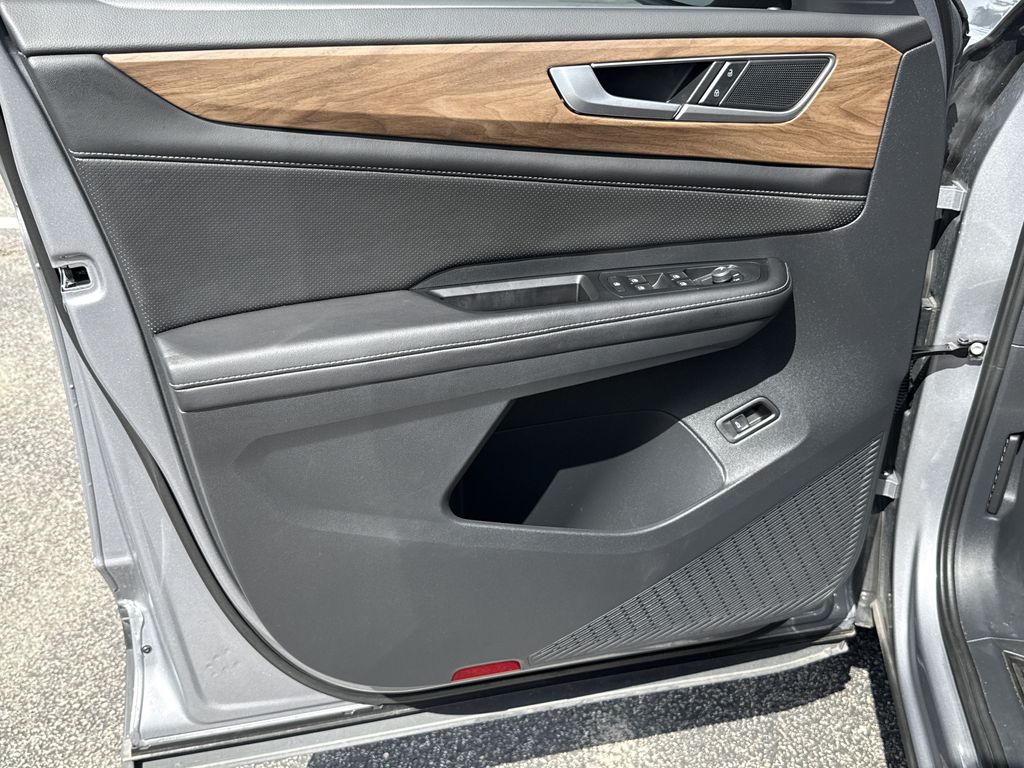 2024 Volkswagen Atlas 2.0T SE w/Technology Silver at DeMontrond Auto Country