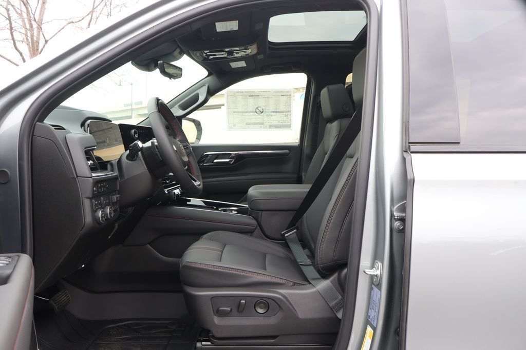 Thumbnail: 2026 Chevrolet Suburban - 15