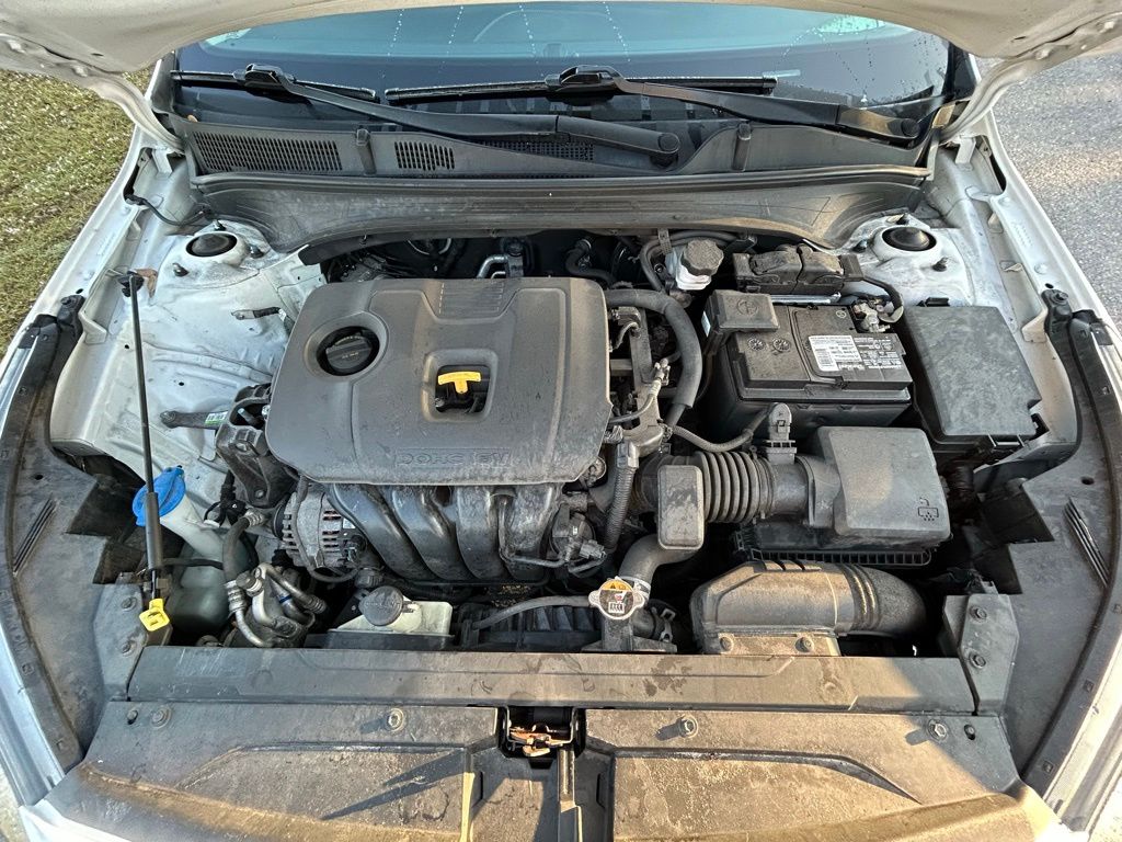 Thumbnail: 2022 Kia Forte - 16