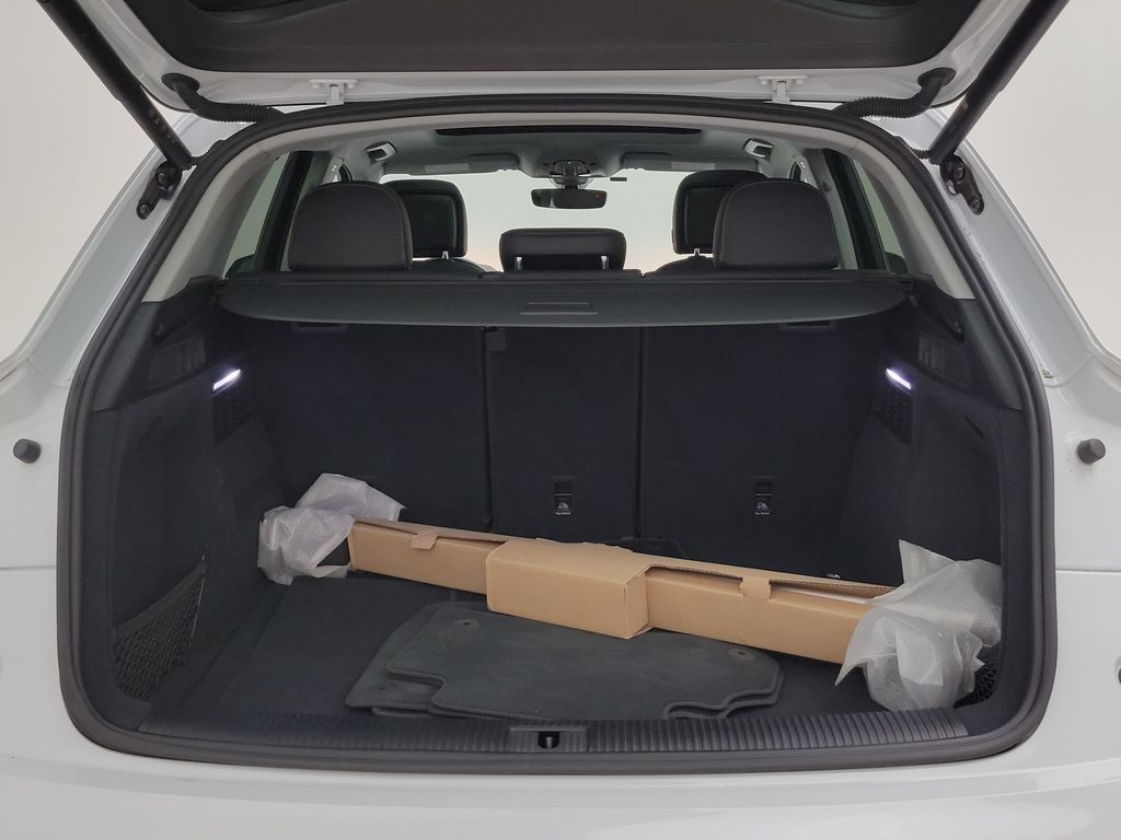 Thumbnail: 2023 Audi Q5 - 10