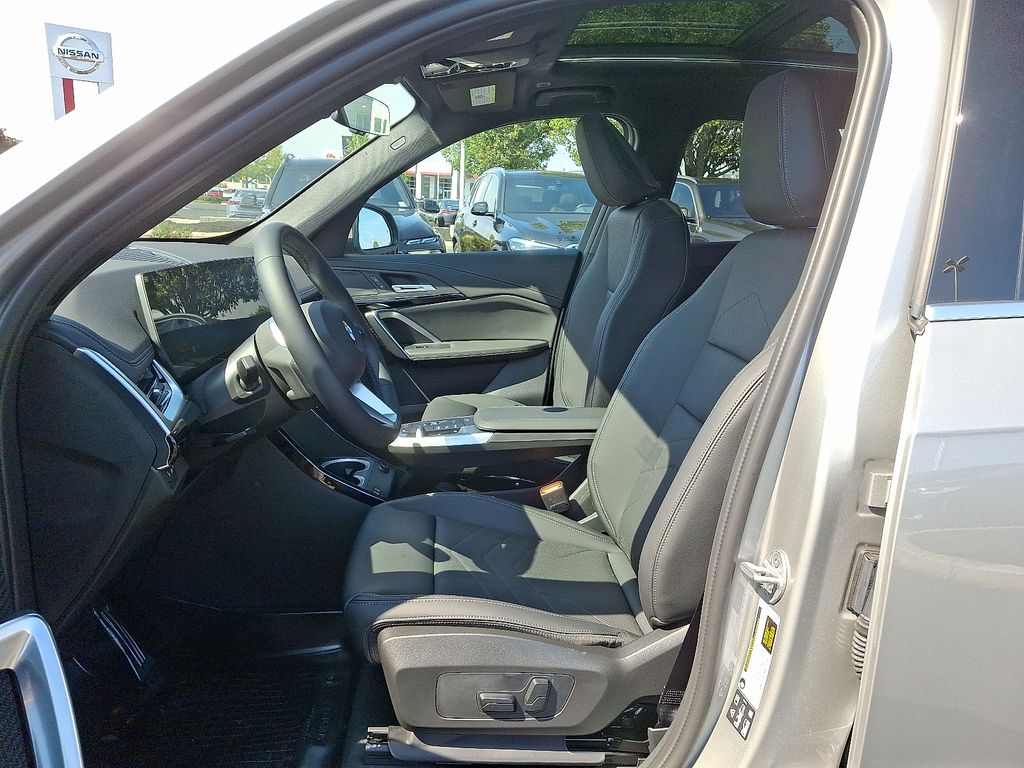 Thumbnail: 2026 BMW X1 - 6