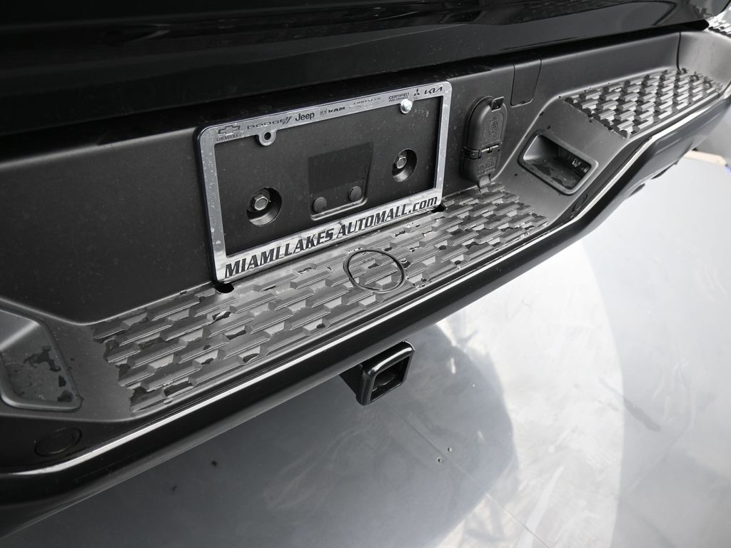 New 2026 Diamond Black Crystal Pearlcoat Ram Limited image 37