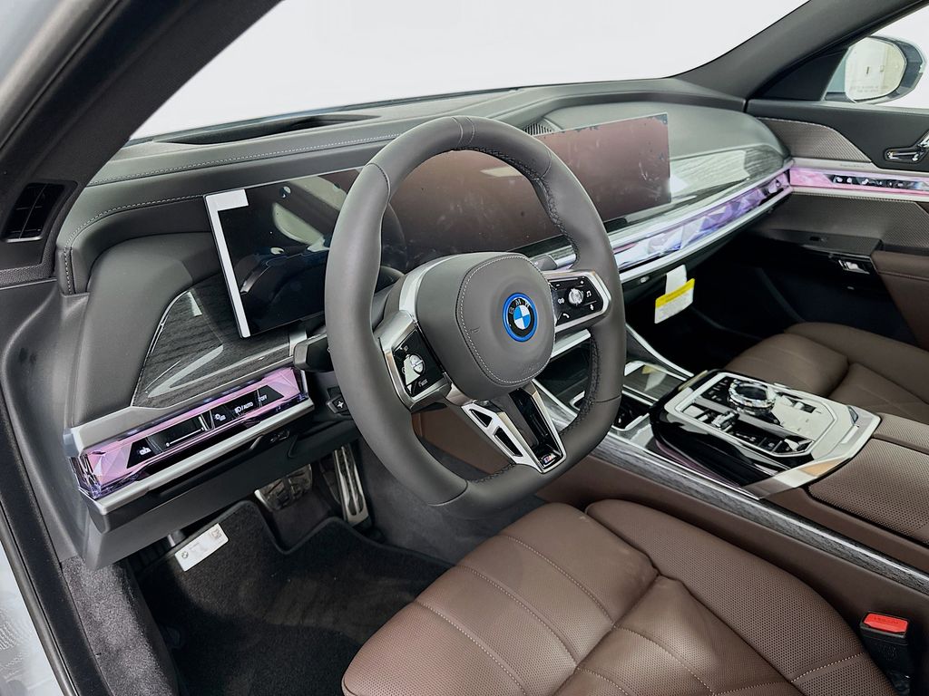 Thumbnail: 2025 BMW i7 - 9