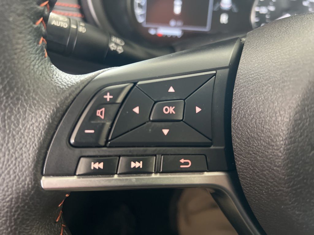 2024 Nissan Kicks SR photo