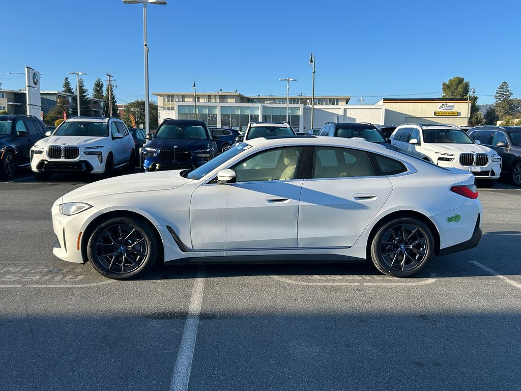 Thumbnail: 2023 BMW i4 - 2