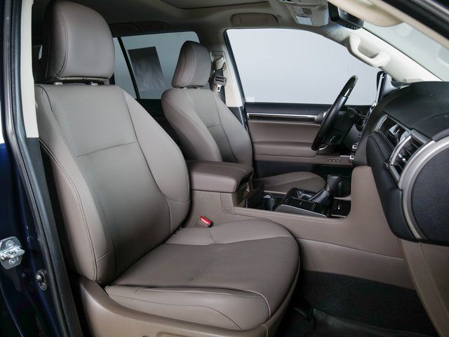 Used 2023  Lexus 460 image 3