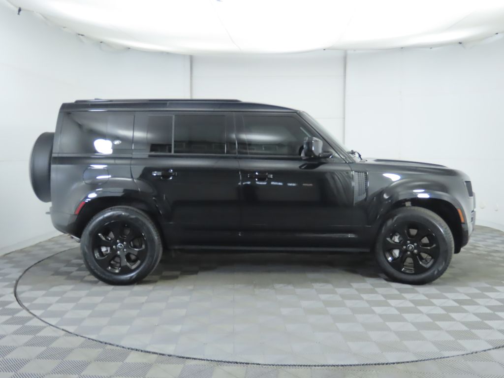 Thumbnail: 2023 Land Rover Defender - 4