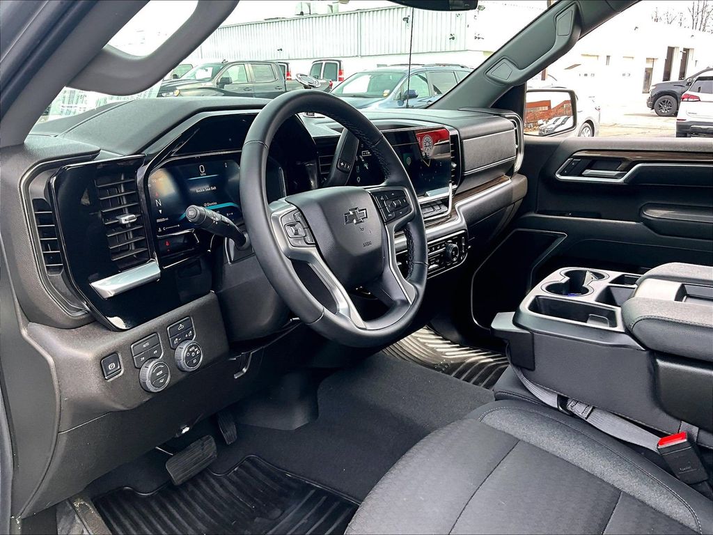 2026 Chevrolet Silverado 1500 — photo 8