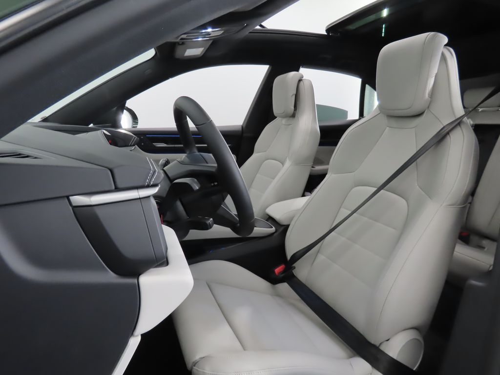 Thumbnail: 2025 Porsche Macan - 5