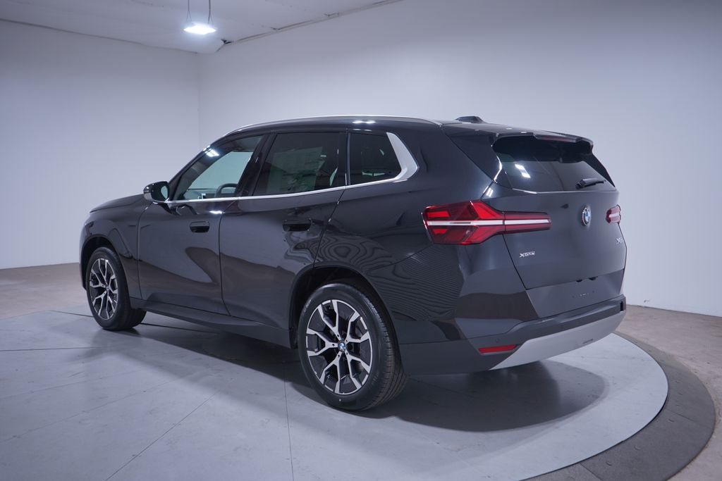 Thumbnail: 2026 BMW X3 - 3