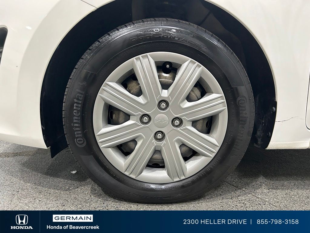 Used 2023 White Kia S image 13