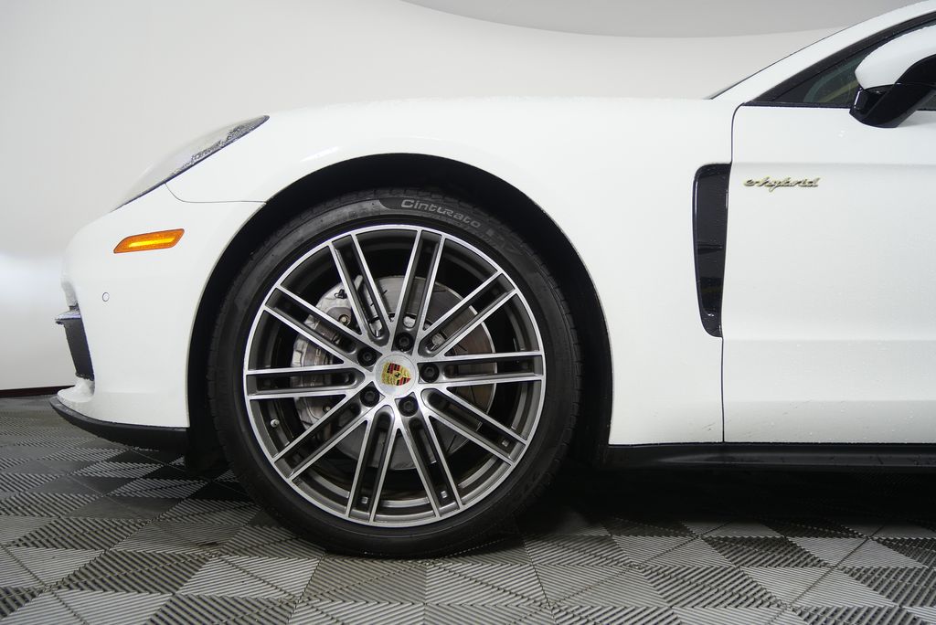 Thumbnail: 2019 Porsche Panamera - 8