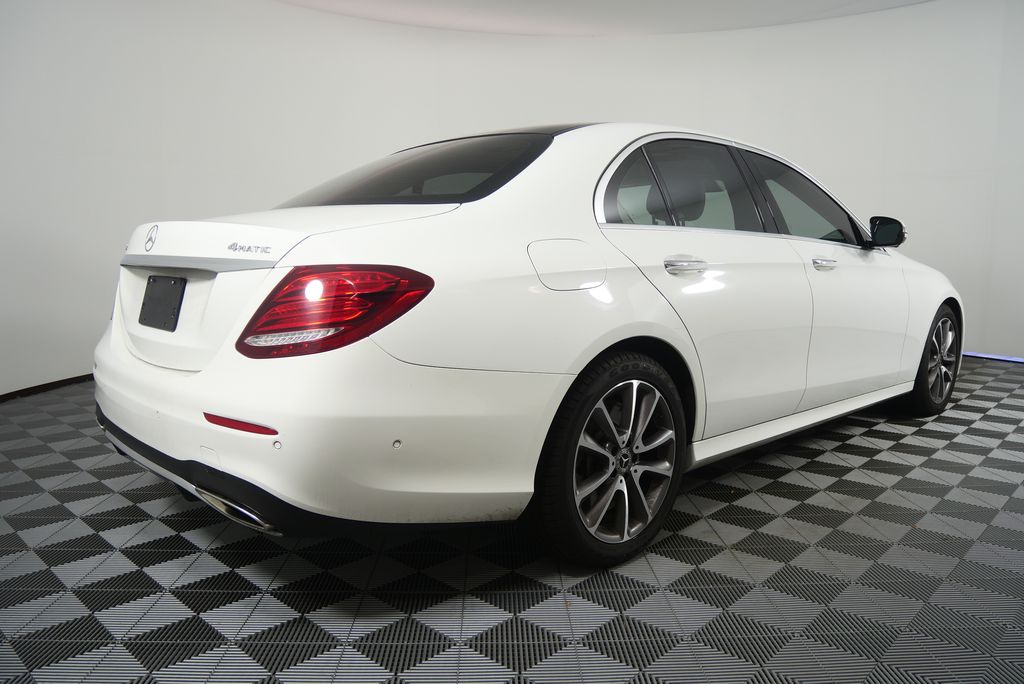 Thumbnail: 2020 Mercedes-Benz E-Class - 3