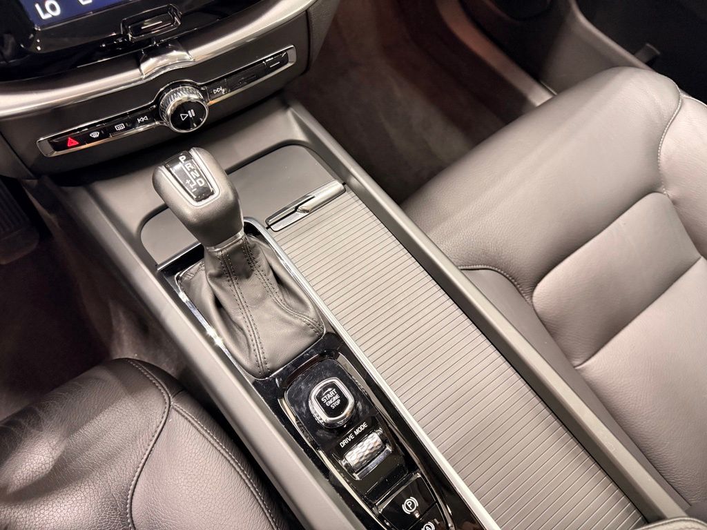 Thumbnail: 2020 Volvo XC60 - 18