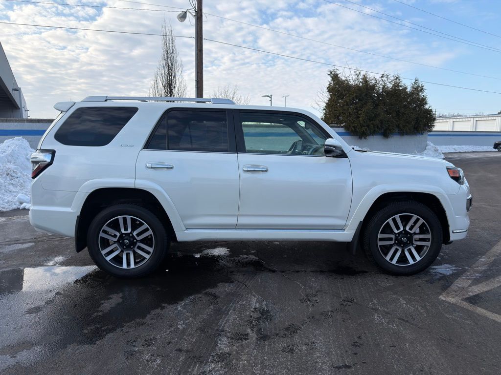Thumbnail: 2019 Toyota 4Runner - 6