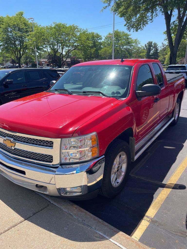 Victory Red 2013 Chevrolet Silverado 1500 Pickup Truck Four-Wheel Drive 6-Speed Automatic Overdrive