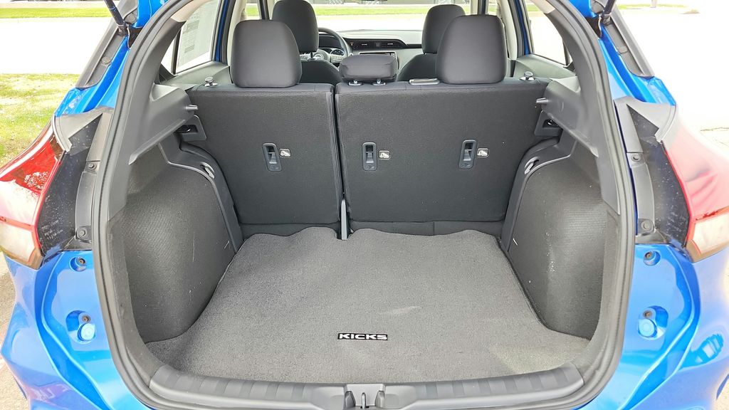 2025 Nissan Kicks Play
