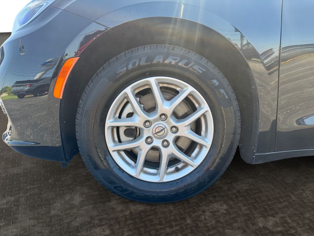 2023 Chrysler Pacifica Touring L Black at Bob Ruth Ford