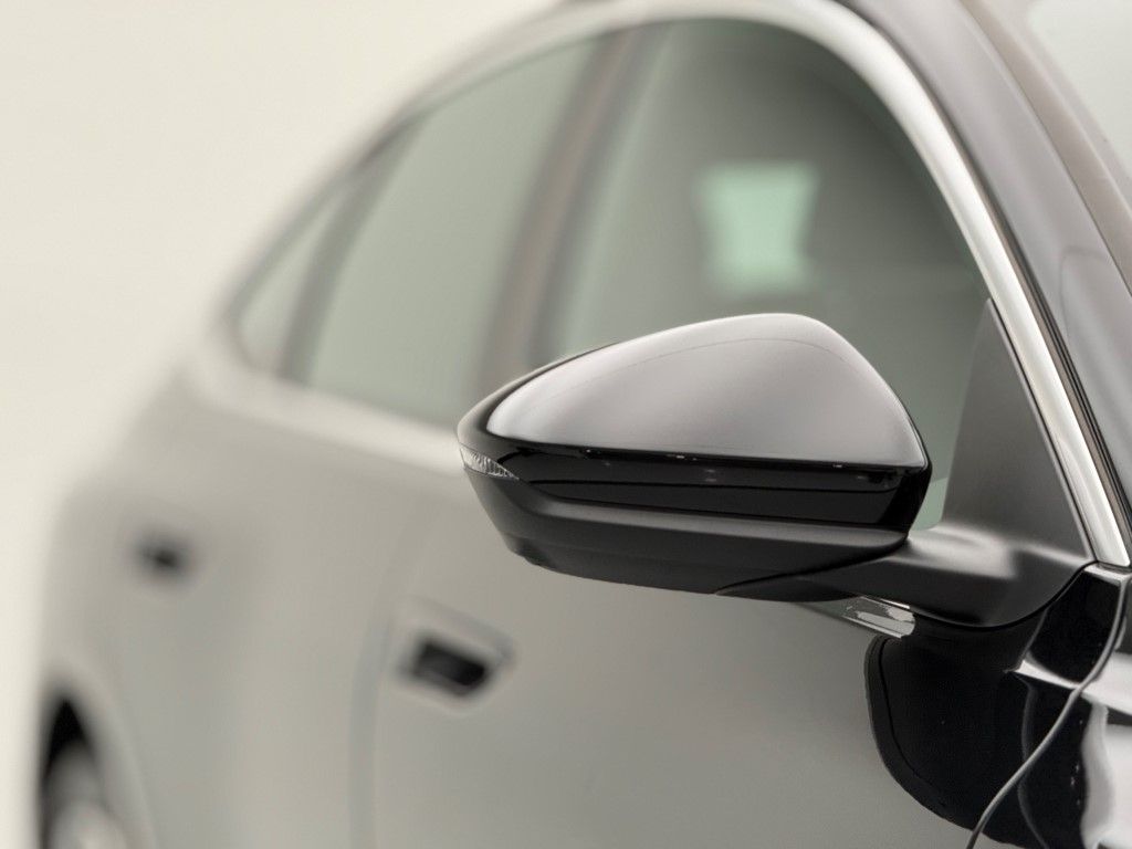 Thumbnail: 2025 Audi e-tron S - 3