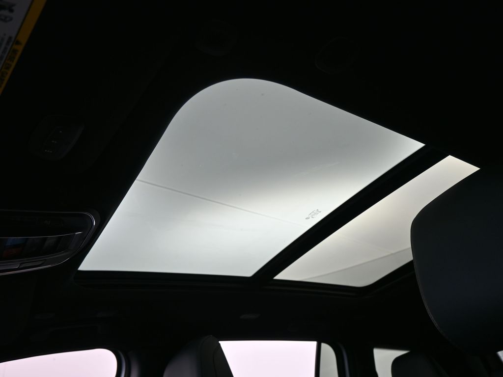 New 2026 Silver Zynith Clearcoat Jeep Overland image 11