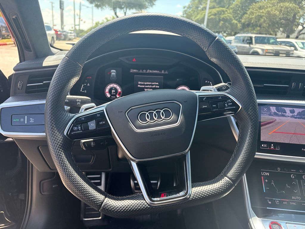 Thumbnail: 2024 Audi RS 6 - 13