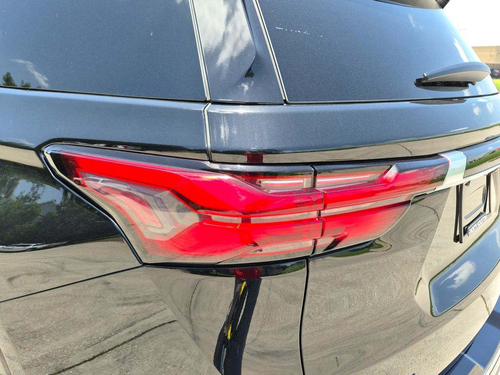 2023 Chevrolet Traverse Premier - 10