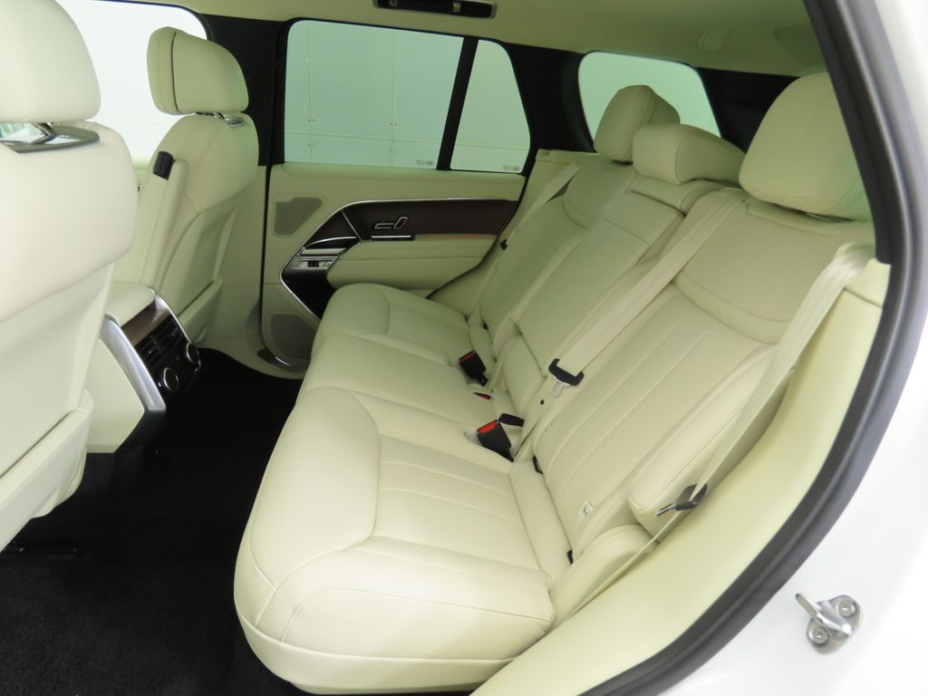 Thumbnail: 2025 Land Rover Range Rover - 21
