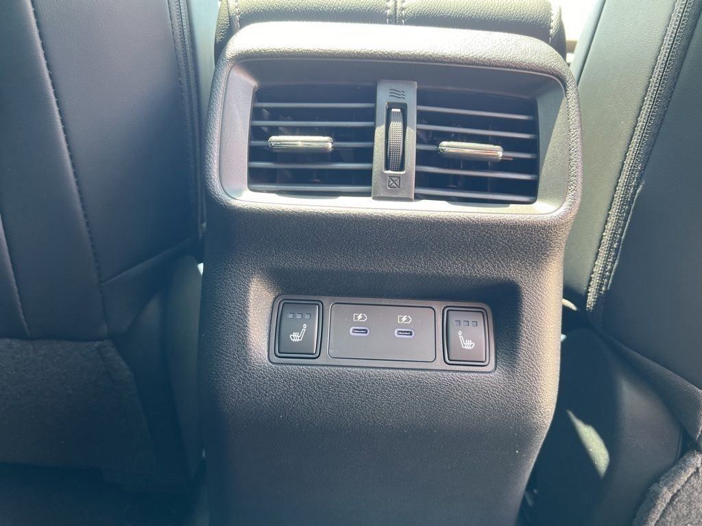 2025 Everest White Pearl Tricoat Nissan Murano Platinum AWD SUV