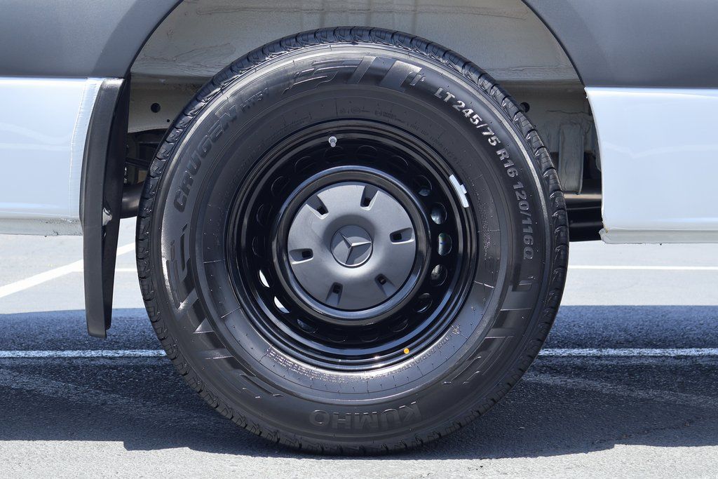 Thumbnail: 2025 Mercedes-Benz Sprinter - 10