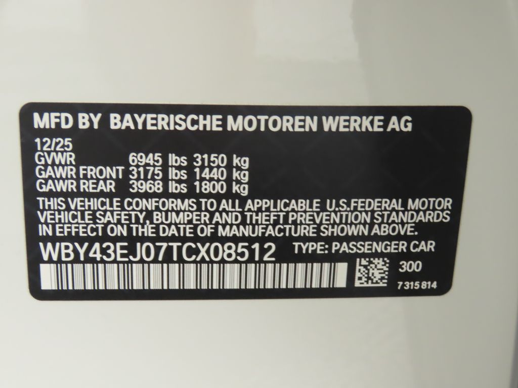 Thumbnail: 2026 BMW i7 - 32