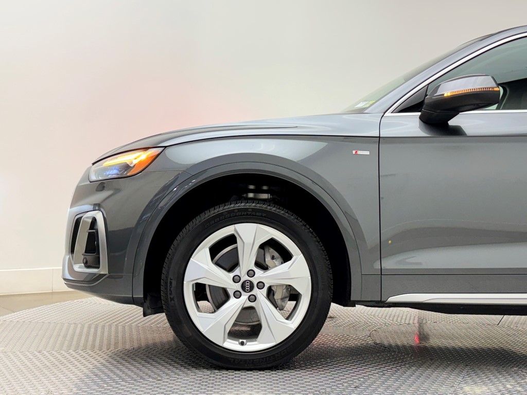 Thumbnail: 2025 Audi Q5 - 8