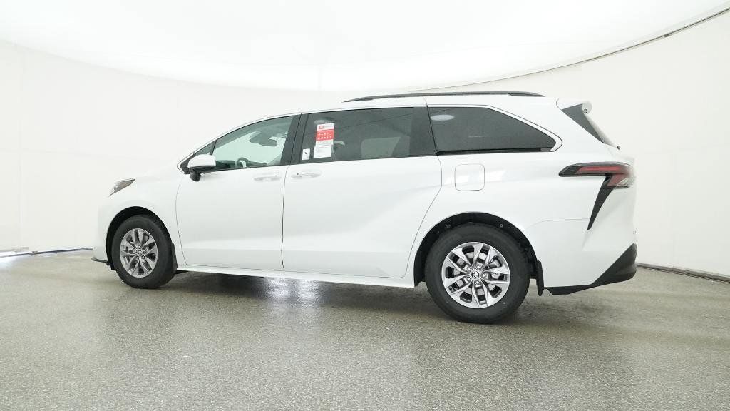 Thumbnail: 2025 Toyota Sienna - 21