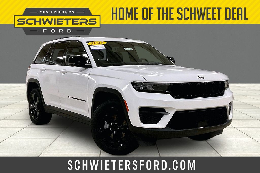Bright White Clearcoat 2023 Jeep Grand Cherokee SUV / Crossover Four-Wheel Drive 8-Speed Automatic