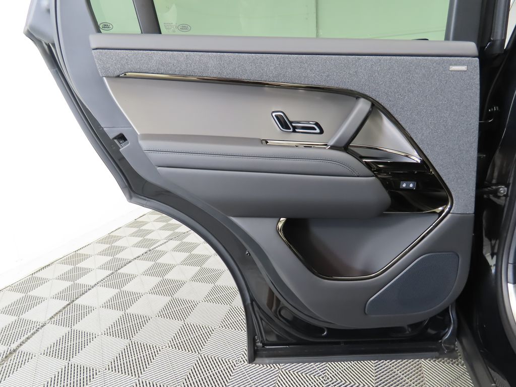 Thumbnail: 2025 Land Rover Range Rover Sport - 28