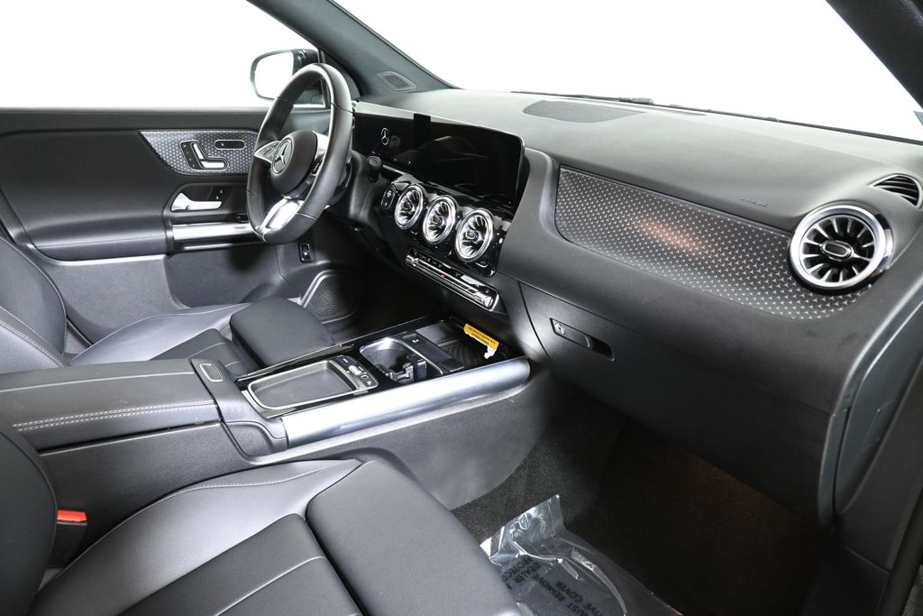 Thumbnail: 2025 Mercedes-Benz GLA - 26