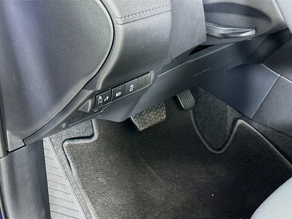 Thumbnail: 2025 Toyota Corolla Cross - 10