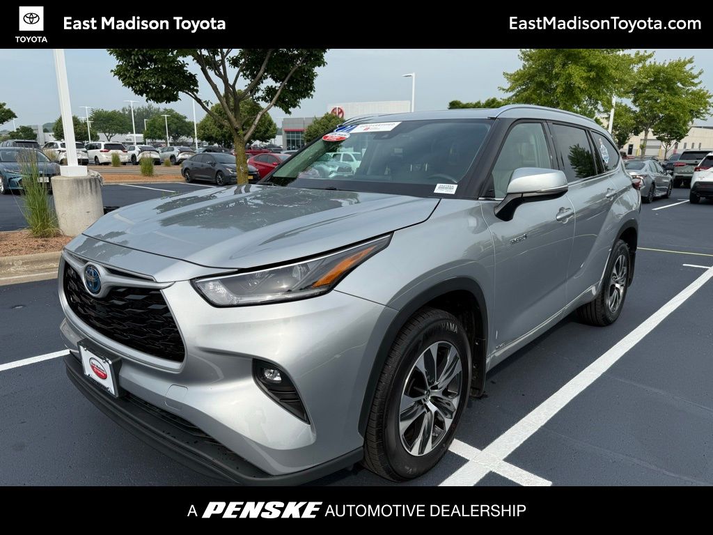 2021 Toyota Highlander XLE -
                  Madison, WI