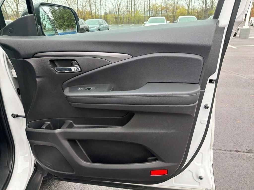 Thumbnail: 2022 Honda Pilot - 25