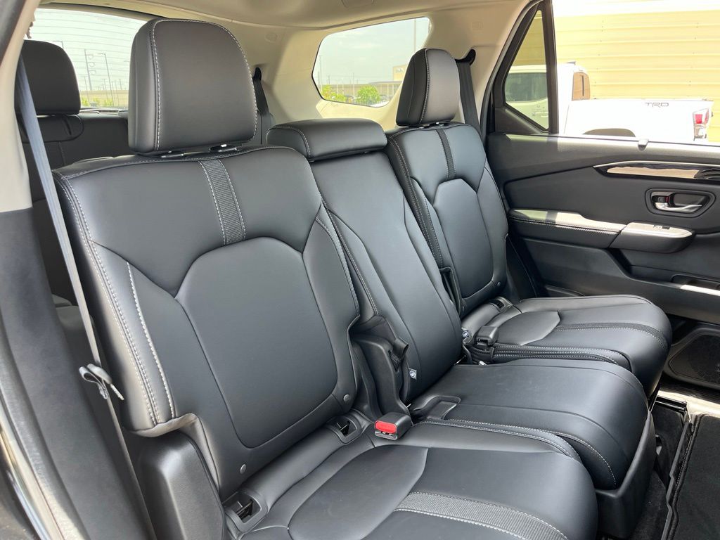 Thumbnail: 2024 Honda Pilot - 25