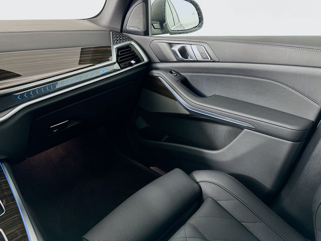 Thumbnail: 2025 BMW X5 - 24