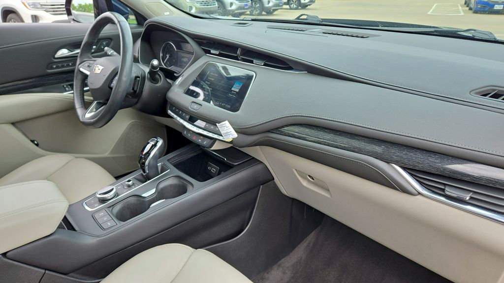2023 Cadillac XT4