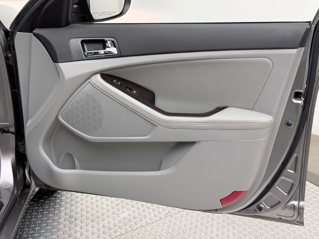 Thumbnail: 2013 Kia Optima - 17